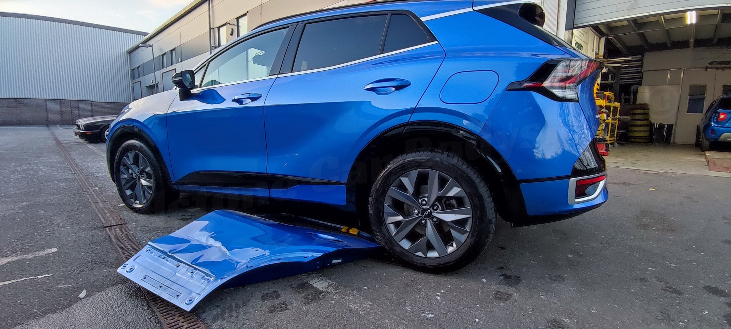 KIA SPORTAGE ACCIDENT DAMAGE MAIDSTONE CAR BODYSHOP wm